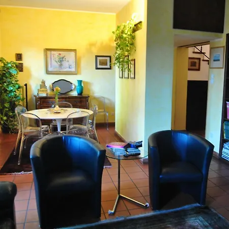 La Casa Di Marina Pensión Ferrara