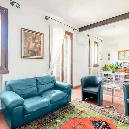 La Casa Di Marina Pensión Ferrara
